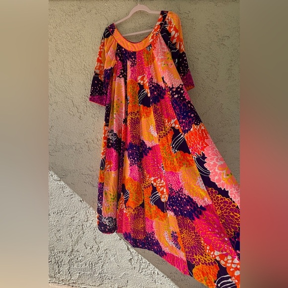 Vintage Kiyomi Psychedelic Hawaiian 60s Barkcloth Neon Maxi Dress Muumuu Kaftan - Picture 5 of 13